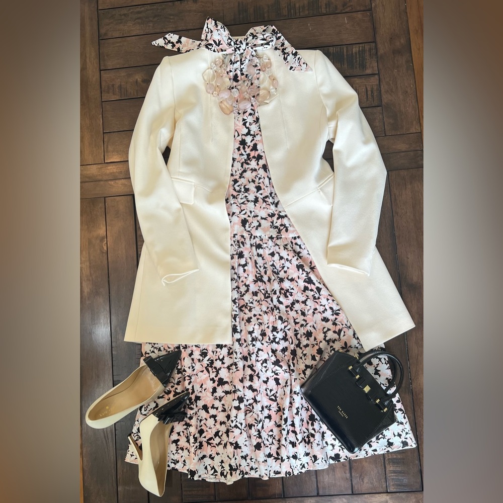 ZARA notched inverted collar jacket in ivory crepe. Size M. NWT.